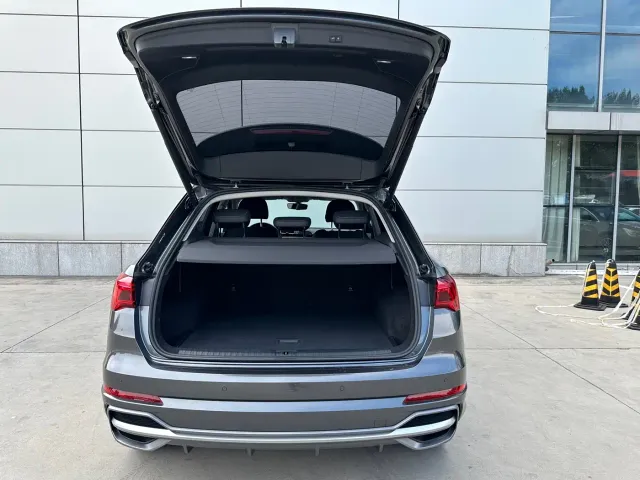Audi Q3 — Фото автомобиля 13