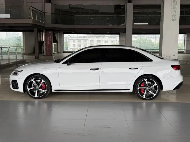 Audi A4L — Фото автомобиля 3