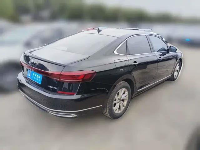 Volkswagen Passat — Фото автомобиля 5