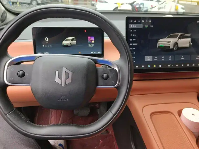 Leapmotor C10 — Фото автомобиля 12