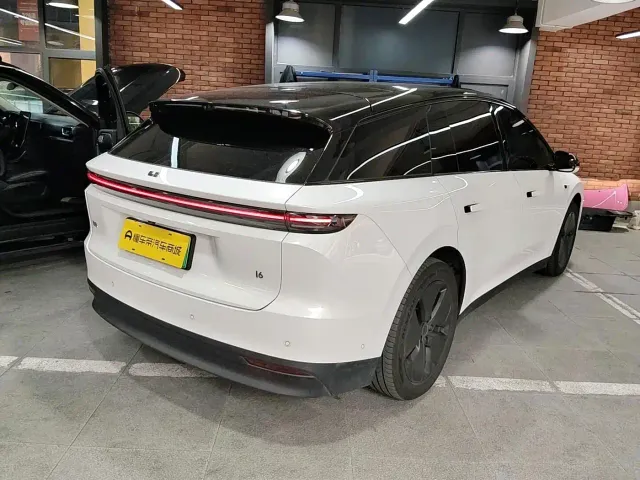 Li Auto i6 — Фото автомобиля 4