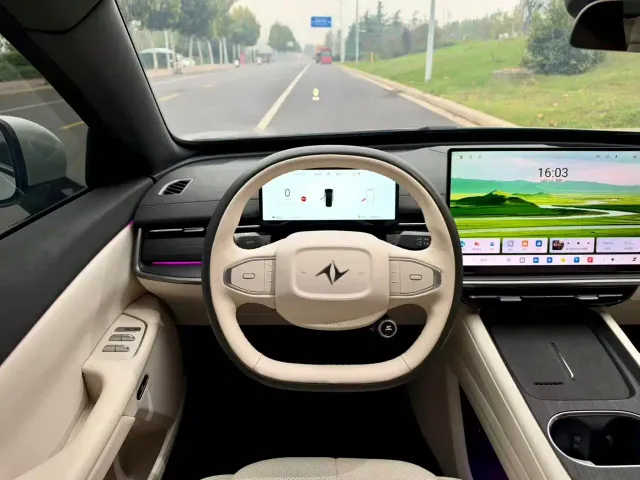 Dongfeng eπ 007 — Фото автомобиля 6