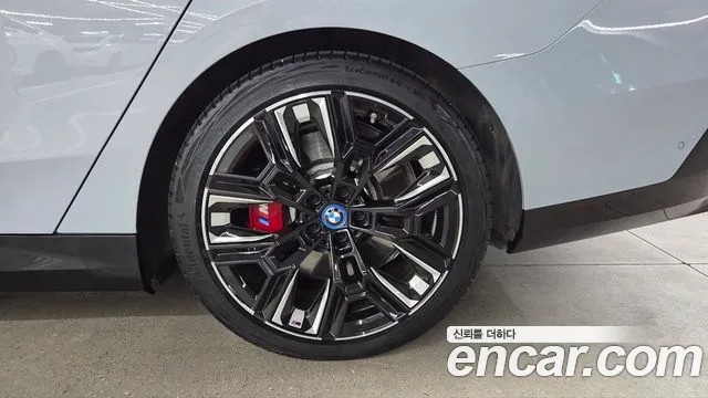 BMW i5 — Фото автомобиля 19