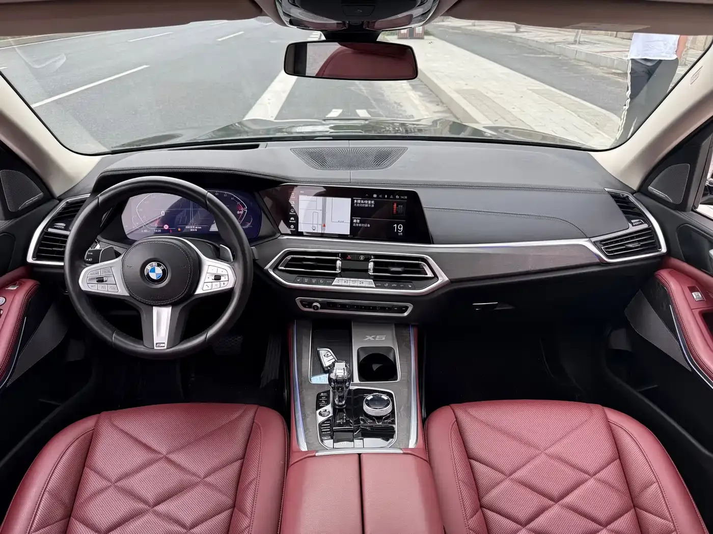 BMW BMW X5 2022 xDrive 30Li Premium M Sport Package — Фото автомобиля 5