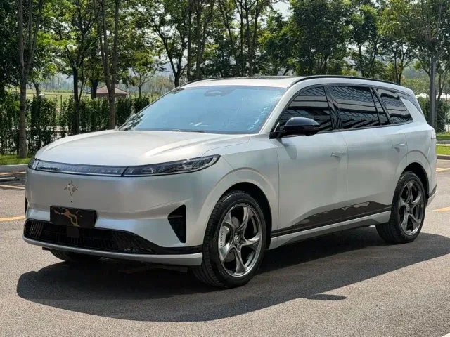 Фотография автомобиля — Dongfeng eπ 008