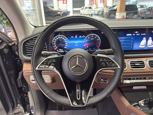 Mercedes-Benz GLS-Class — Фото автомобиля 8
