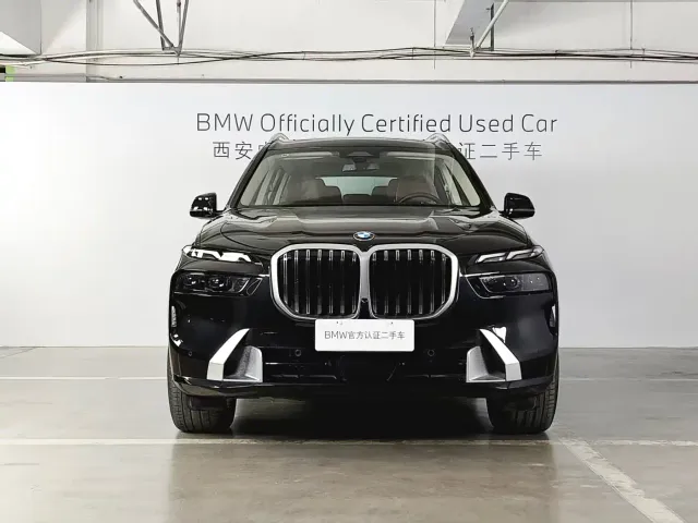 BMW X7 — Фото автомобиля 2