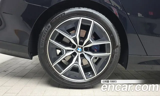 BMW 5 Series G60 — Фото автомобиля 5