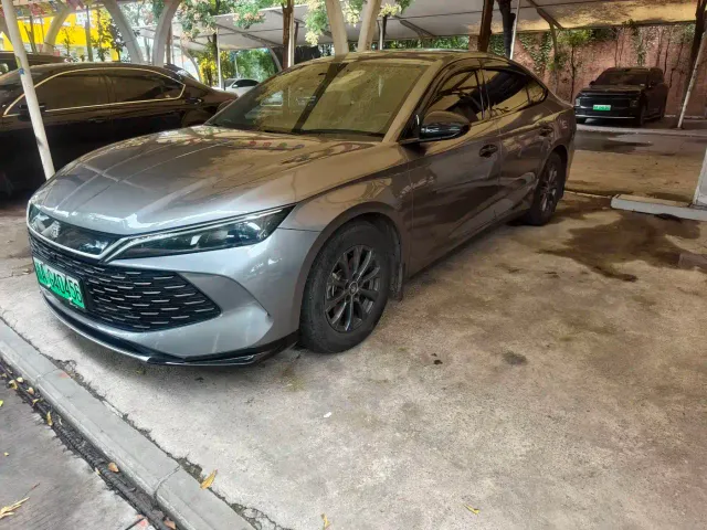 Фотография автомобиля — BYD Qin L