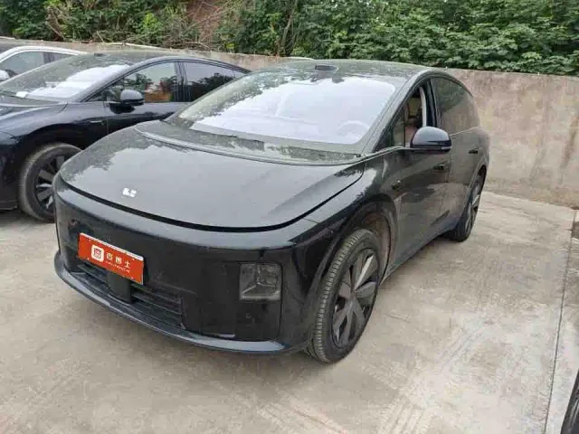 Фотография автомобиля — Li Auto i8