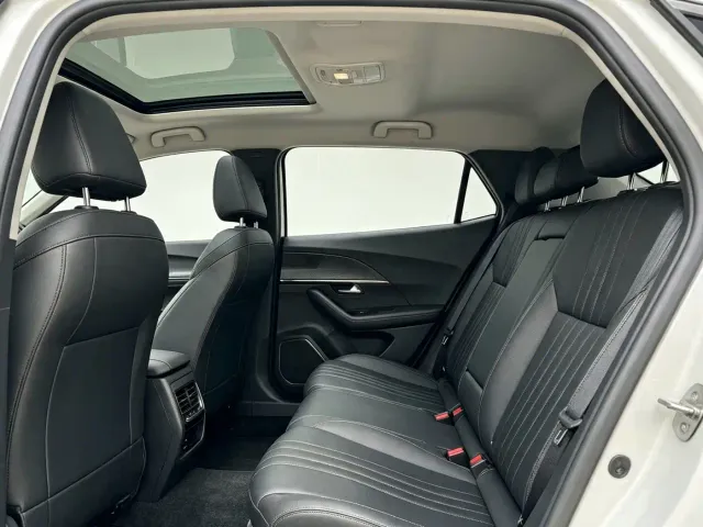 Peugeot 2008 — Фото автомобиля 8