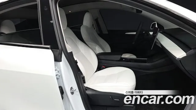 Tesla Model Y — Фото автомобиля 9