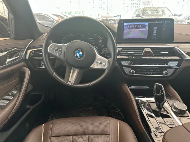 BMW 5 Series — Фото автомобиля 23