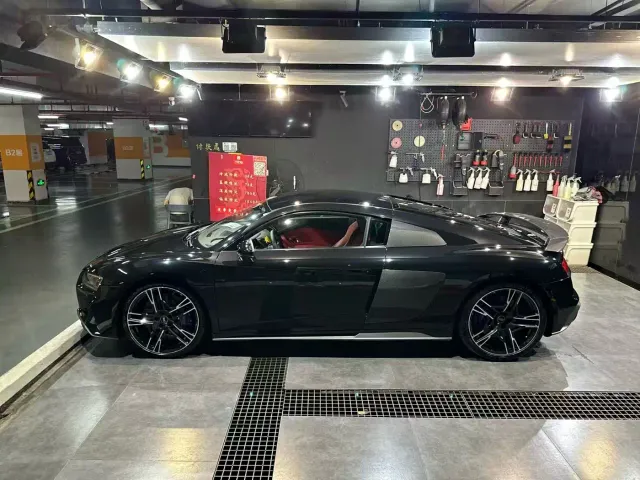 Audi R8 — Фото автомобиля 2