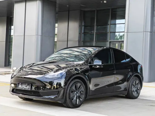 Фотография автомобиля — Tesla Model Y
