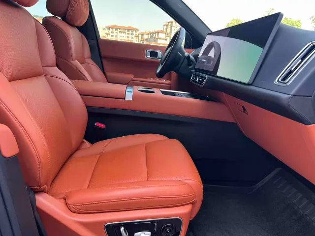 Li Auto L7 — Фото автомобиля 4