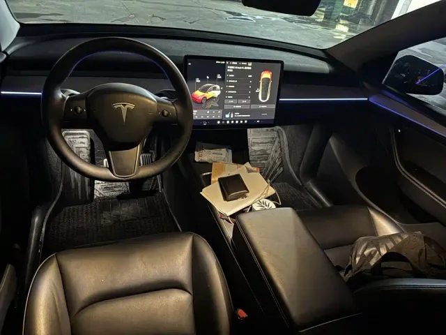 Tesla Model Y — Фото автомобиля 5