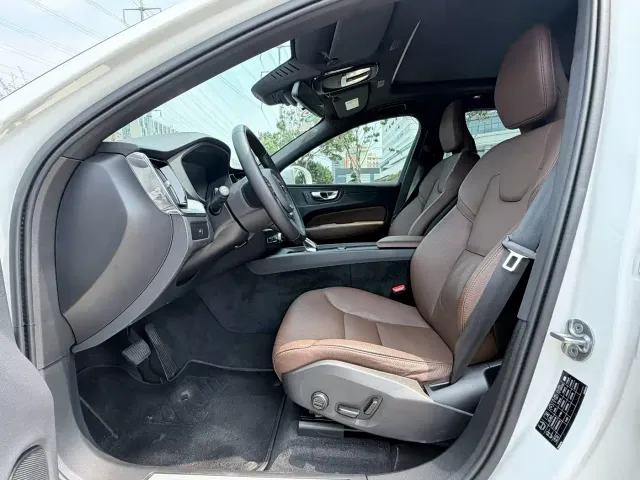 Volvo XC60 — Фото автомобиля 4
