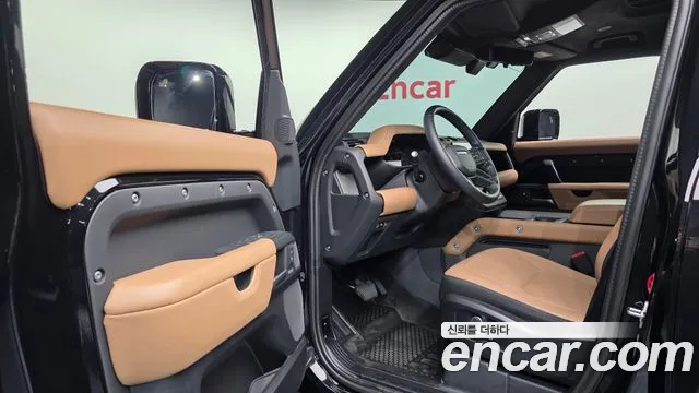 Land Rover Defender — Фото автомобиля 10