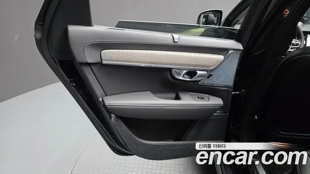 Volvo V90 — Фото автомобиля 14