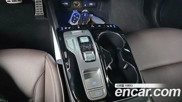 Hyundai Tucson Tucson (NX4) Бензин 1.6 турбо 2WD — Фото автомобиля 9