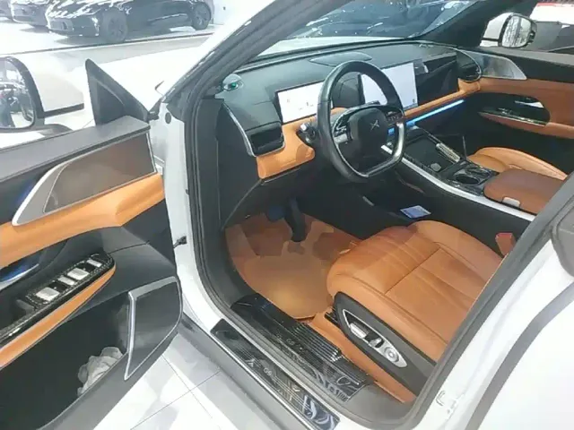 Xpeng G9 — Фото автомобиля 15