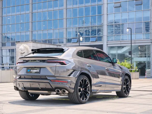 Lamborghini Urus — Фото автомобиля 9