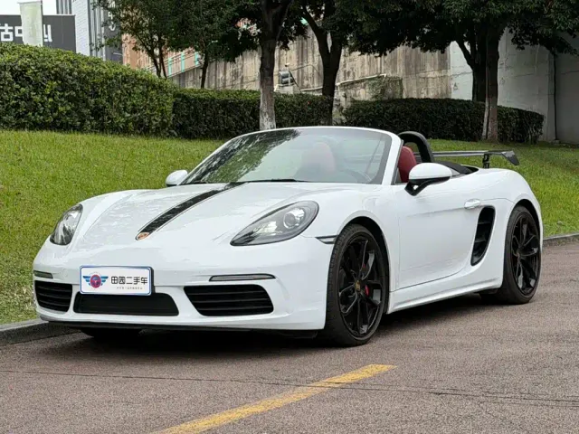 Фотография автомобиля — Porsche 718