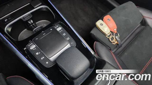 Mercedes-Benz GLB-Class — Фото автомобиля 24