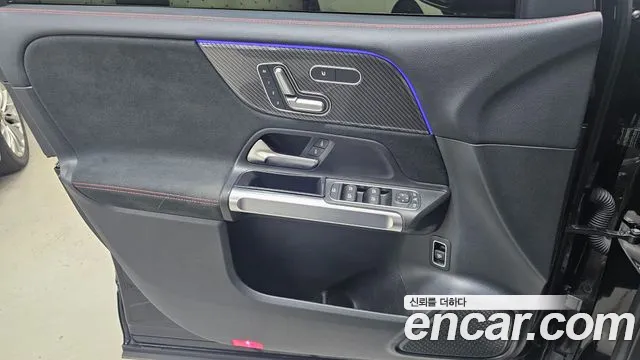 Mercedes-Benz GLB-Class — Фото автомобиля 14