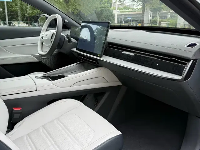 Dongfeng eπ 007 — Фото автомобиля 10