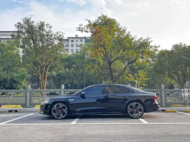 Audi A7L — Фото автомобиля 3