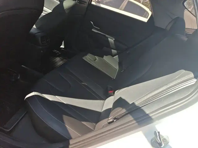 Hyundai Elantra — Фото автомобиля 16