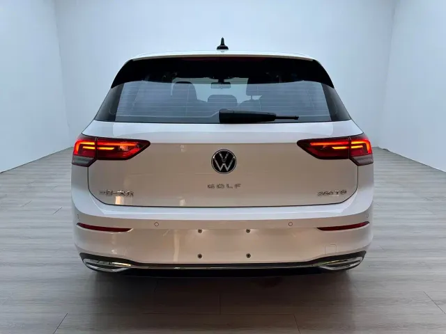 Volkswagen Golf — Фото автомобиля 5