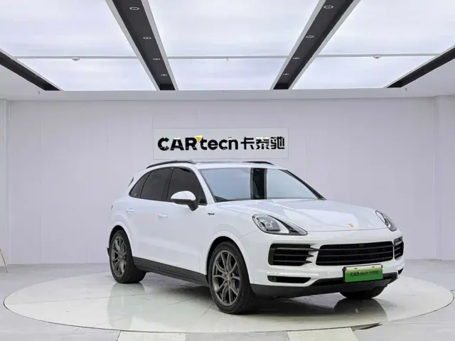 Porsche Cayenne — Фото автомобиля 7