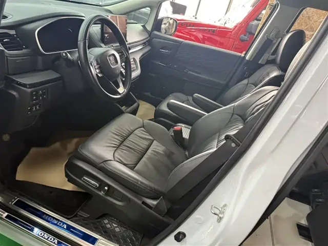 Honda Elysion — Фото автомобиля 12