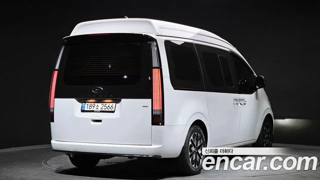 Hyundai Staria Staria 4WD Lounge 7 мест — Фото автомобиля 2