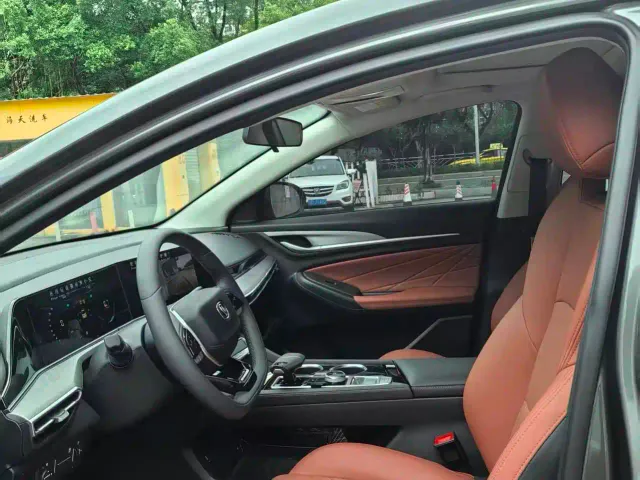 Changan Eado — Фото автомобиля 6