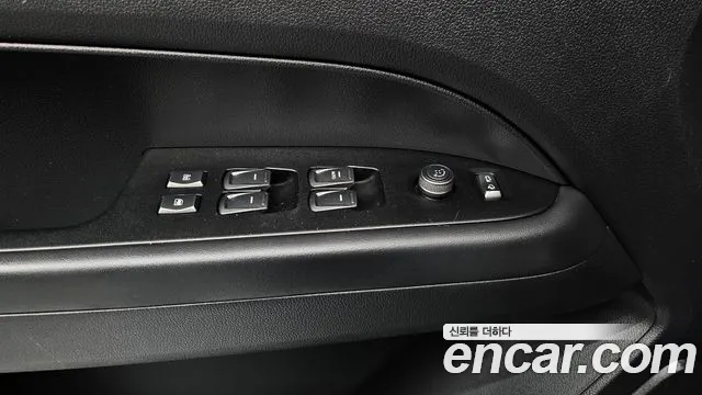KG_Mobility_Ssangyong Rexton Новый Rexton Sport Khan Дизель 2.2 4WD — Фото автомобиля 19
