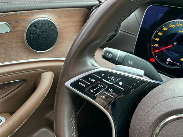 Mercedes-Benz E-Class — Фото автомобиля 25