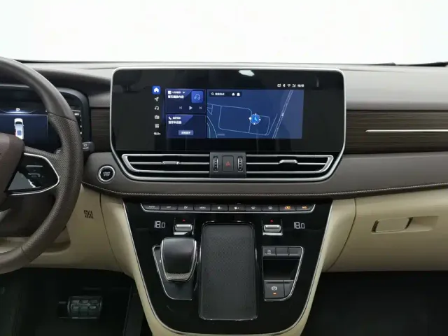 Bestune Besturn M9 — Фото автомобиля 12