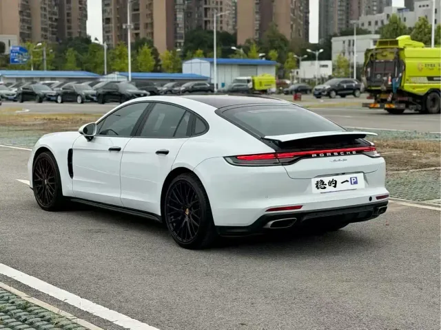 Porsche Panamera — Фото автомобиля 9
