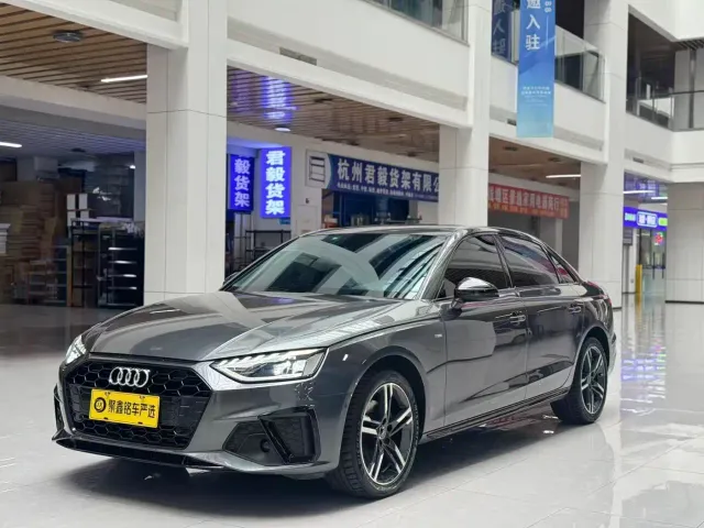 Фотография автомобиля — Audi A4L