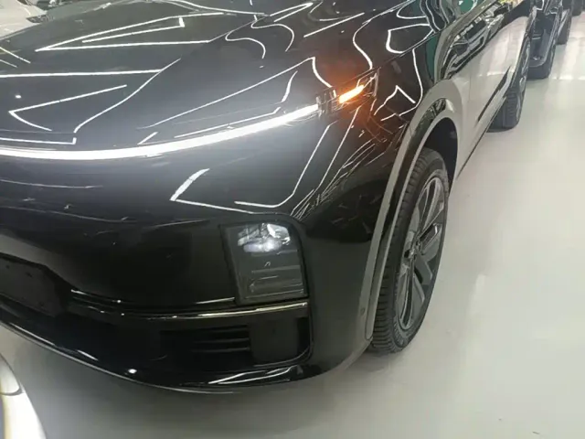 Li Auto L7 — Фото автомобиля 23