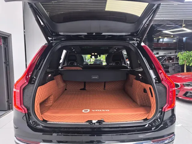 Volvo XC90 — Фото автомобиля 14