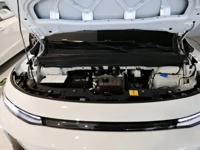 Leapmotor B10 — Фото автомобиля 19