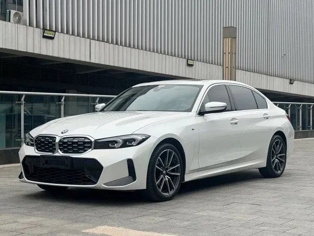 Фотография автомобиля — BMW 3 Series