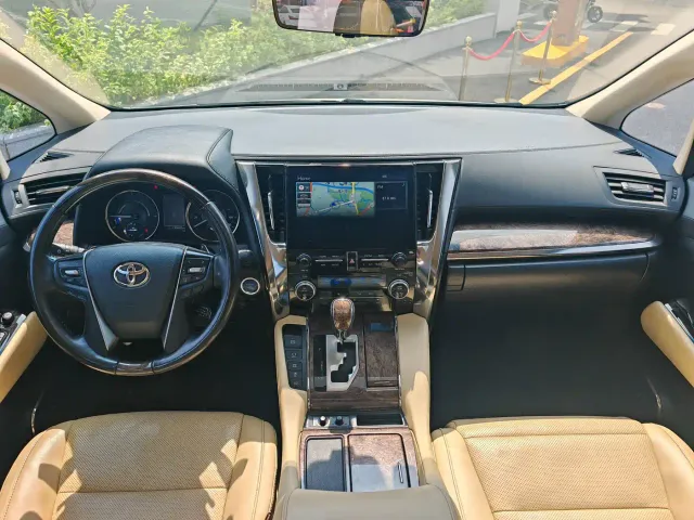 Toyota Alphard 2021 Hybrid 2.5L Premium — Фото автомобиля 6