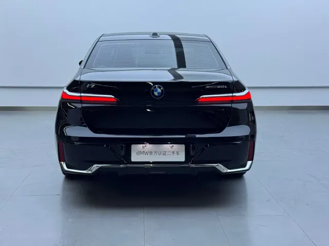 BMW i7 — Фото автомобиля 5