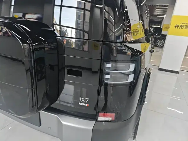 BYD FangChengBao Titanium 7 — Фото автомобиля 7